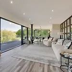 Holiday home 2 Bed In Richmond Oc-95005 *
