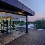 2 Bed In Richmond Oc-95005