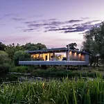 2 Bed In Richmond Oc-95005 Holiday home *
