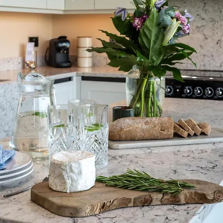 2 Bed In Richmond Oc-95005 Gilling