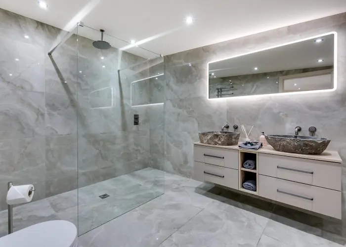 2 Bed In Richmond Oc-95005