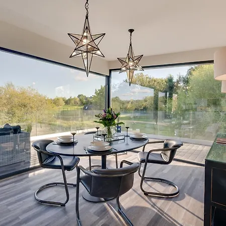 2 Bed In Richmond Oc-95005