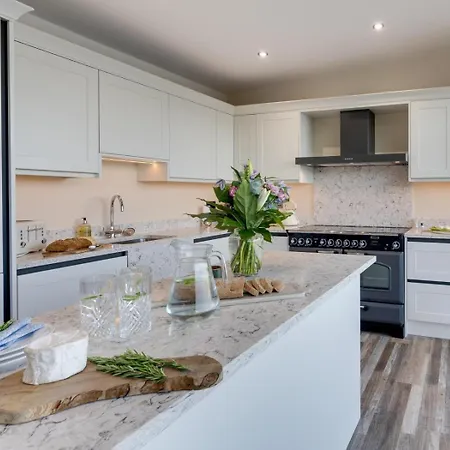 2 Bed In Richmond Oc-95005